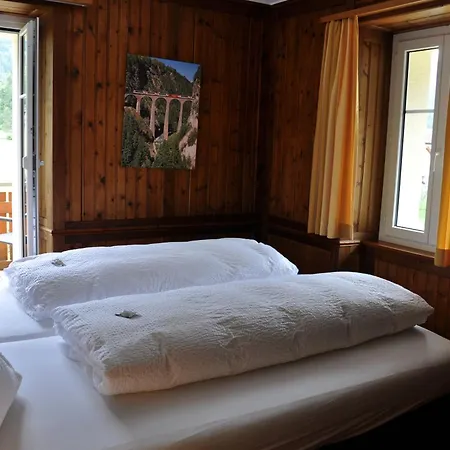 Bed & Breakfast Garni Ladina 3*